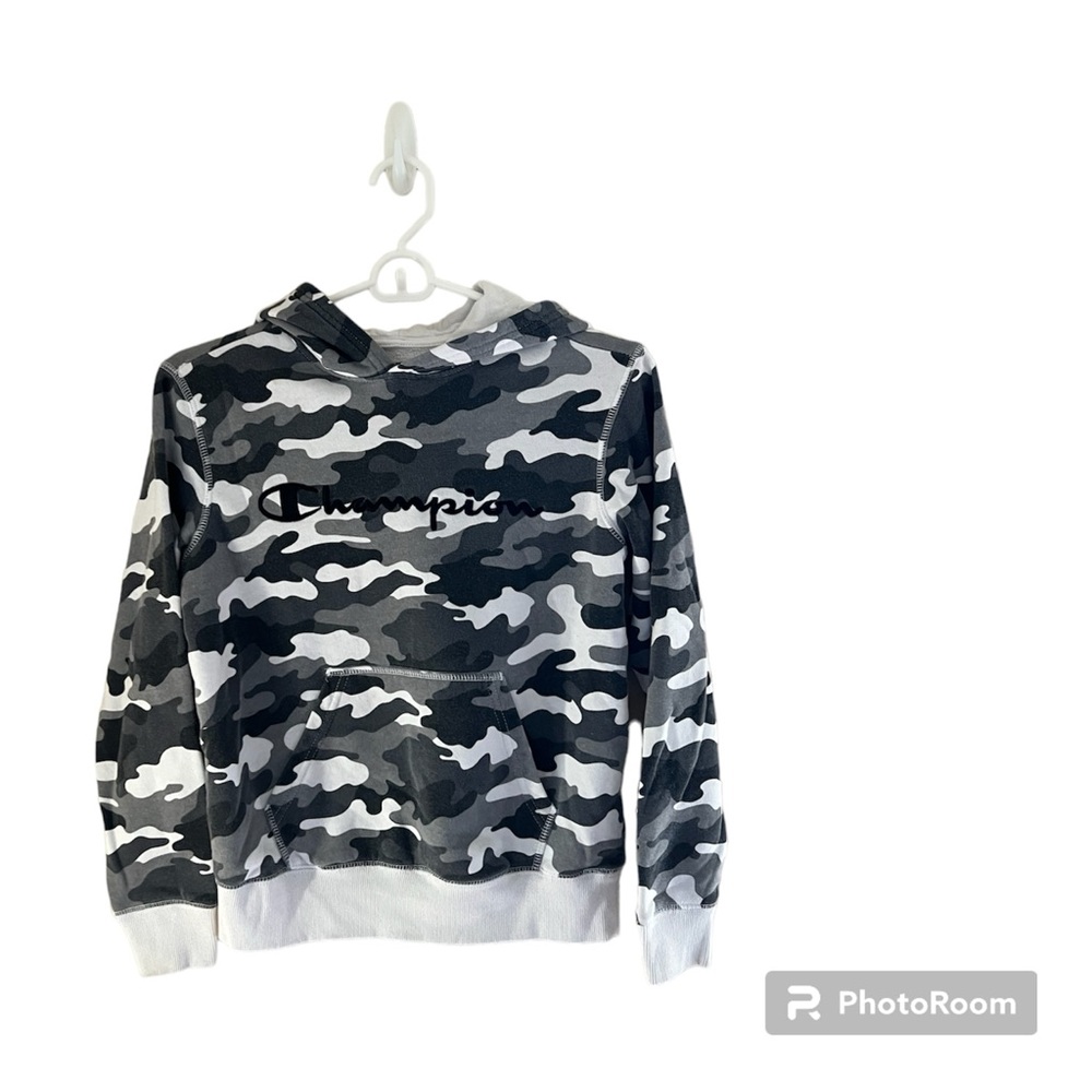 ◻️CHAMPION: Boy’s size M, white/gray/black camouflage hooded sweatshirt preowned